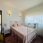 Casa D'avo Mesquit * Fão